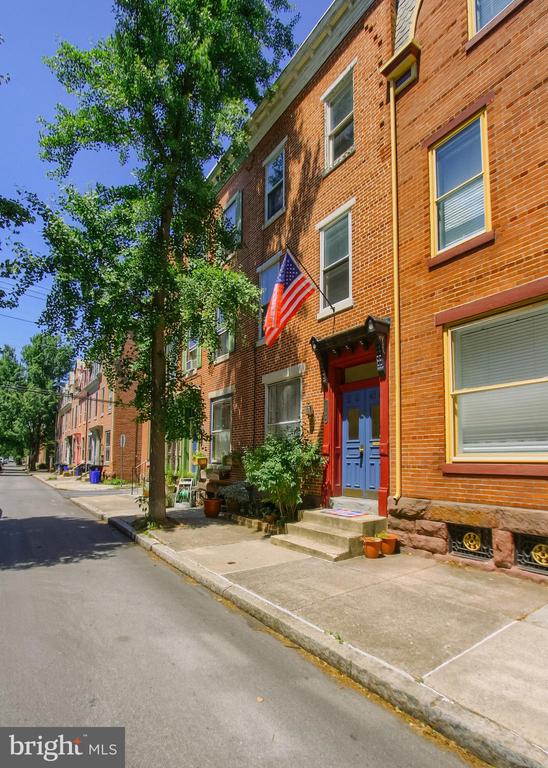 1709 PENN STREET