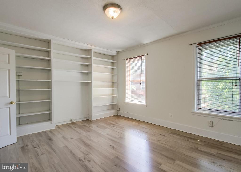 1709 PENN STREET