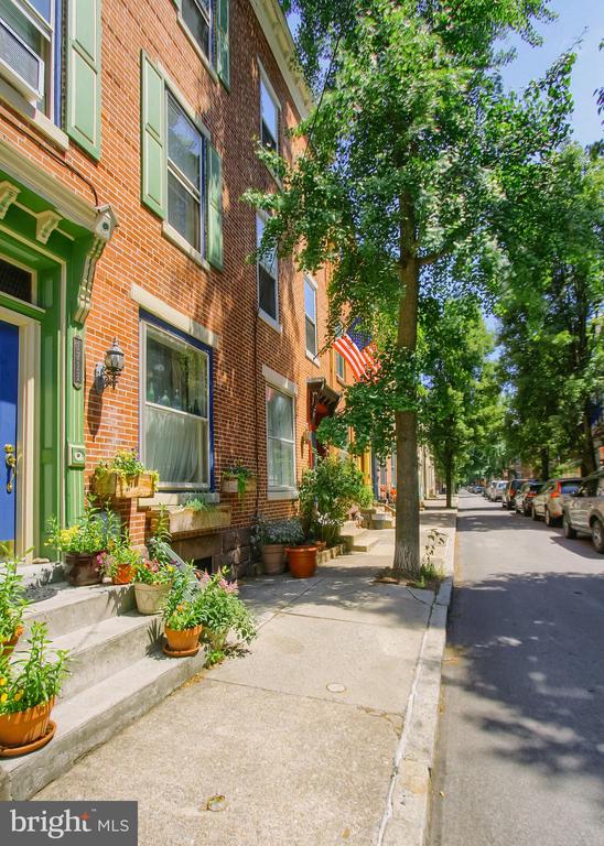 1709 PENN STREET