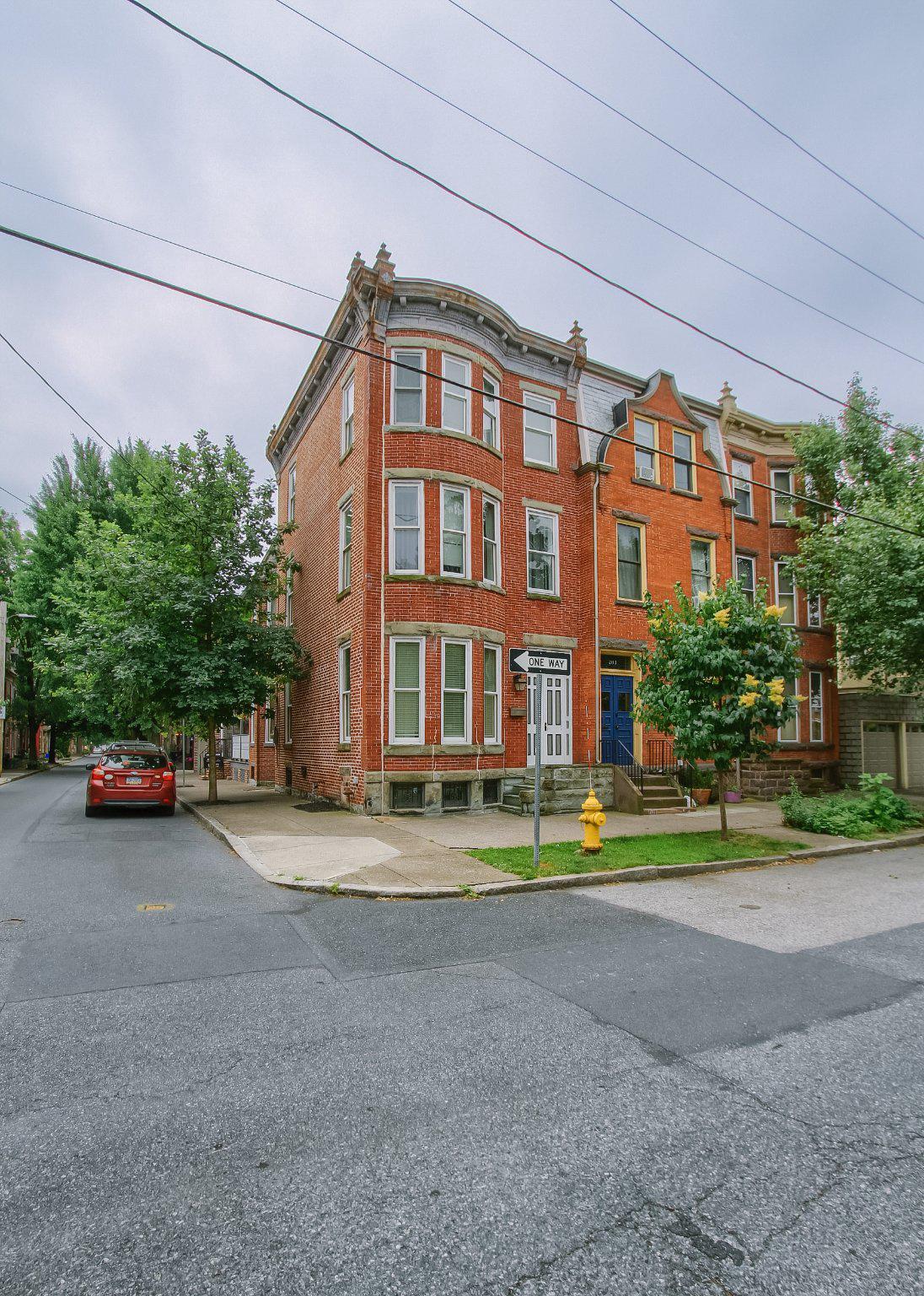 205 HARRIS STREET