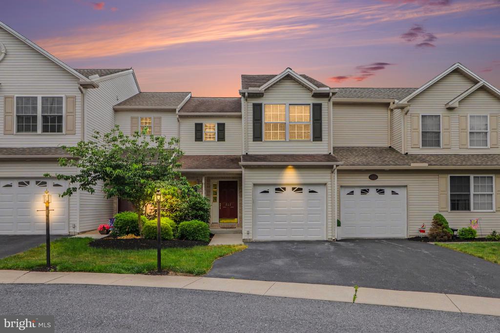 203 SILVER LEAF RDG RIDGE