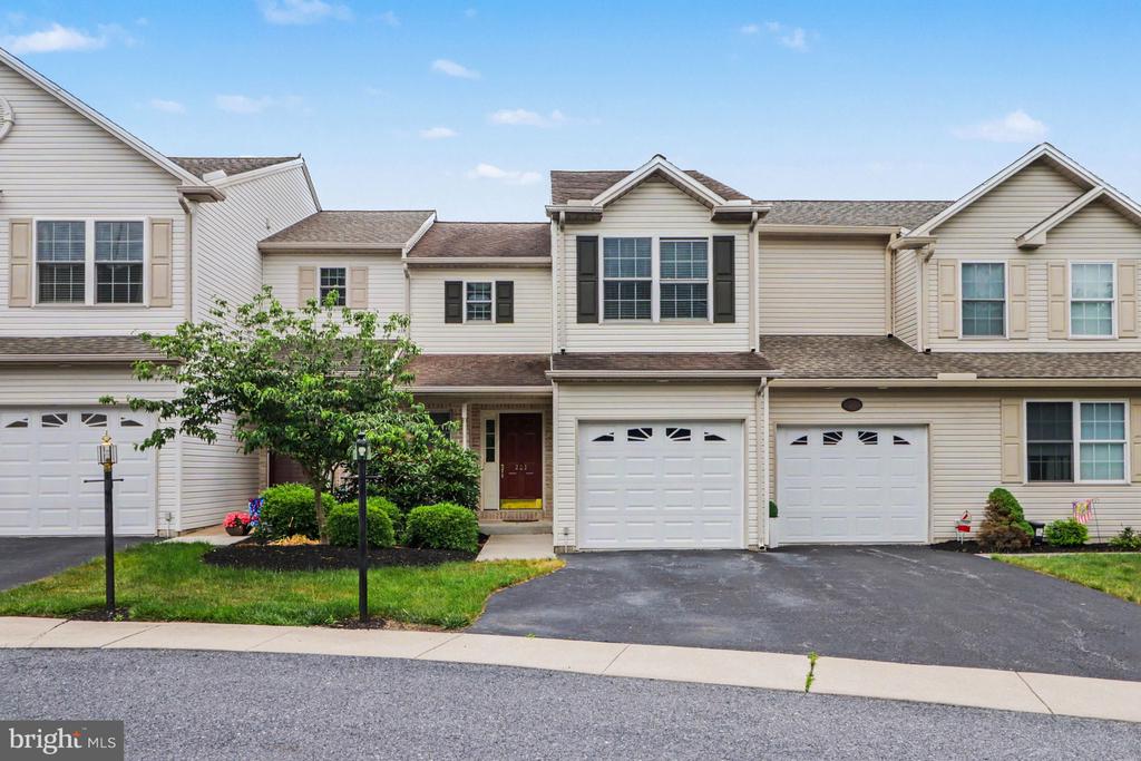 203 SILVER LEAF RDG RIDGE