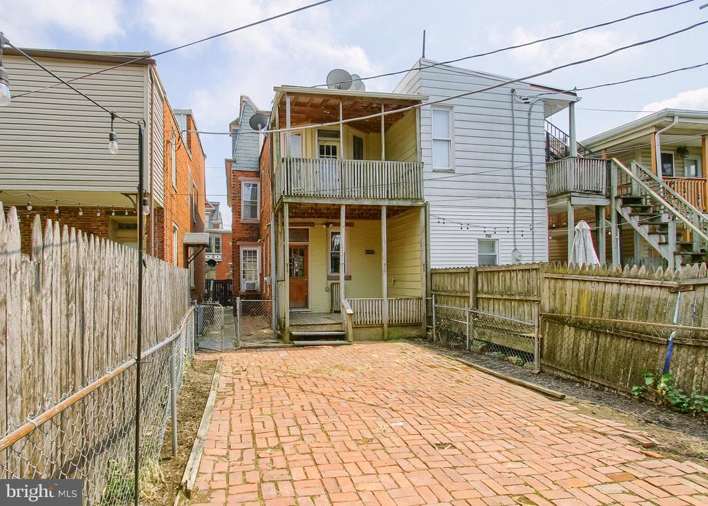 232 PEFFER STREET