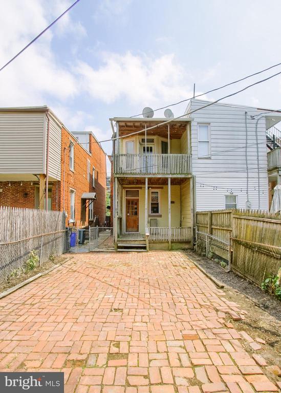 232 PEFFER STREET