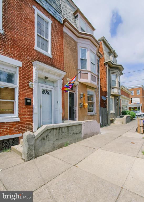 232 PEFFER STREET