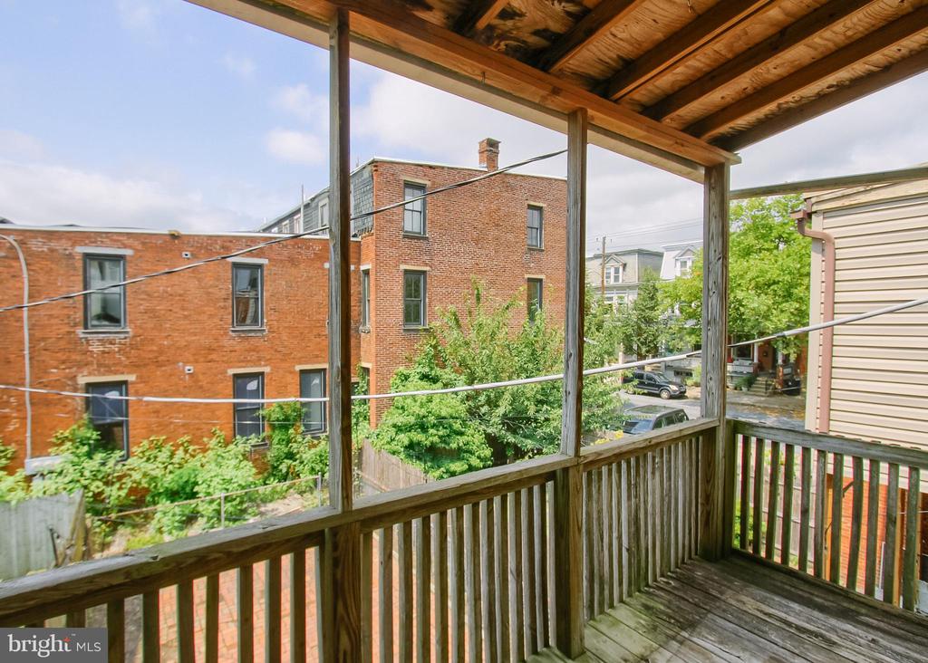 232 PEFFER STREET