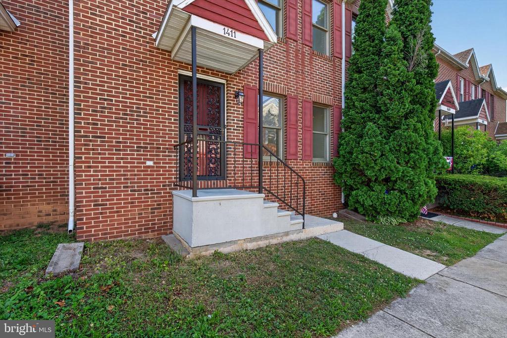 1411 FULTON STREET