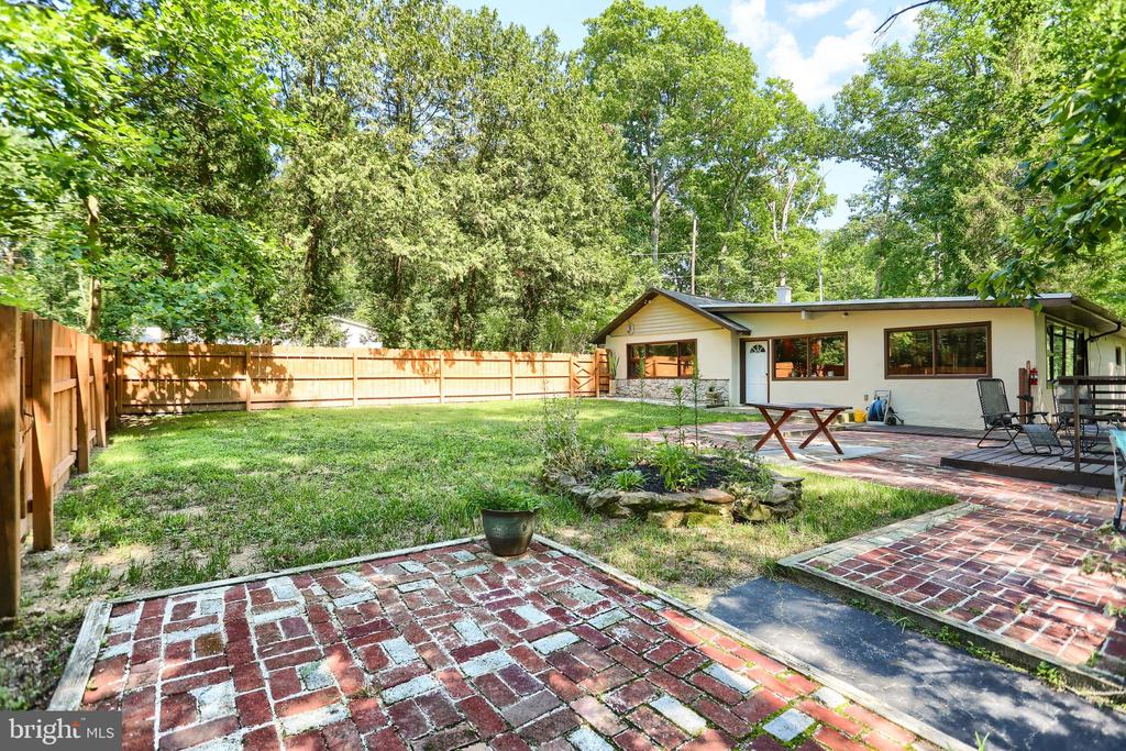 411 SPEECE LANE