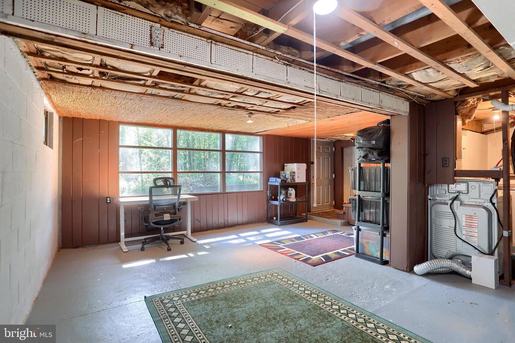 411 SPEECE LANE