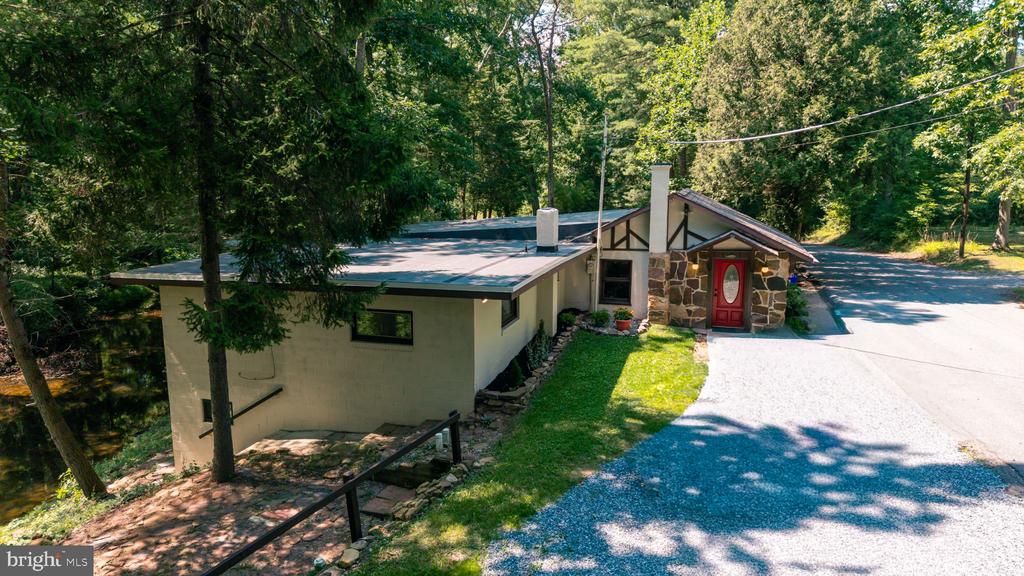 411 SPEECE LANE