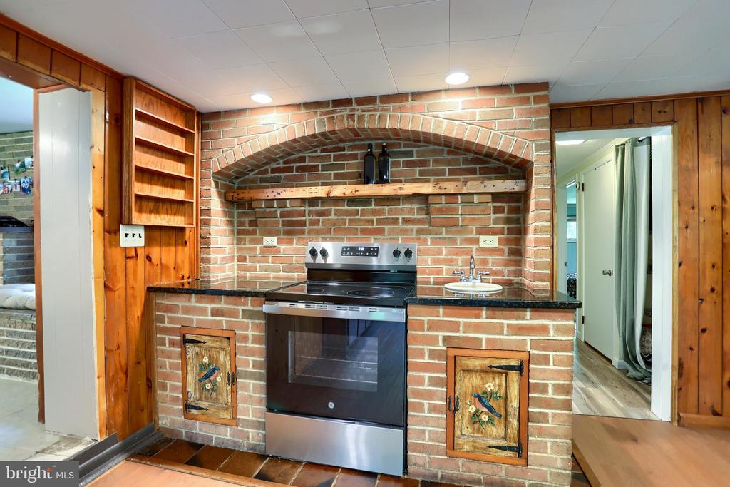 411 SPEECE LANE