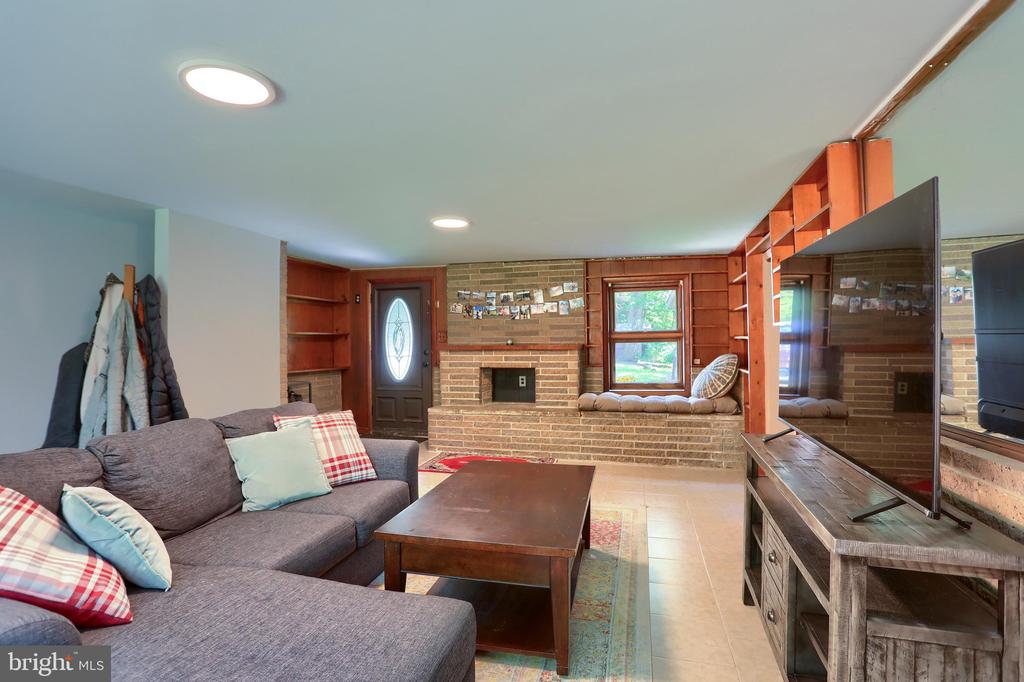 411 SPEECE LANE