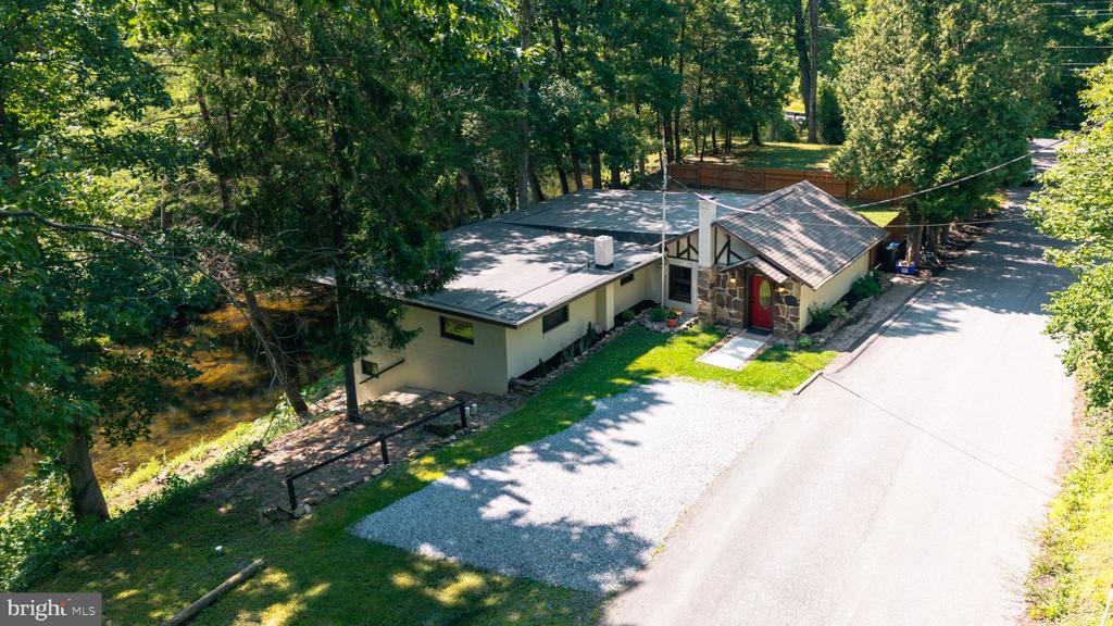411 SPEECE LANE