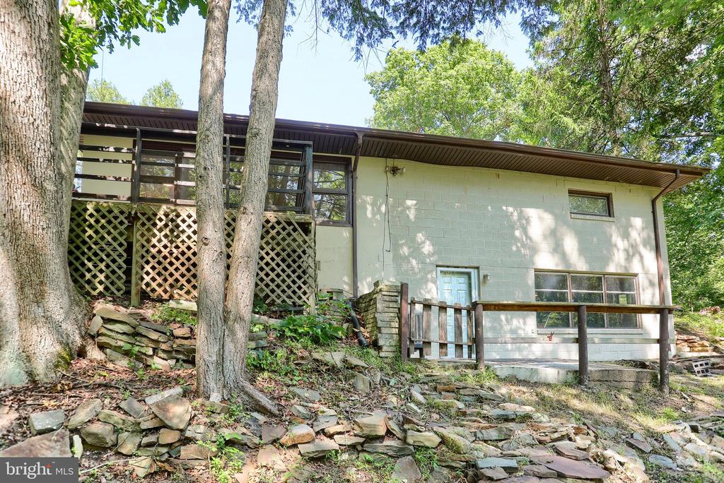 411 SPEECE LANE