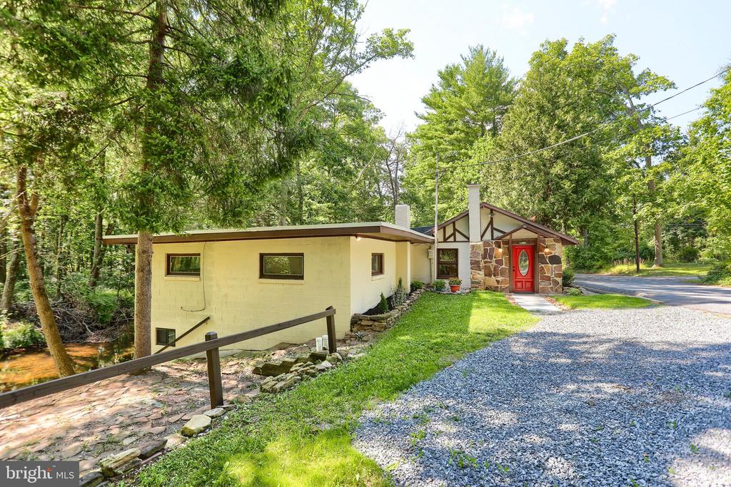 411 SPEECE LANE