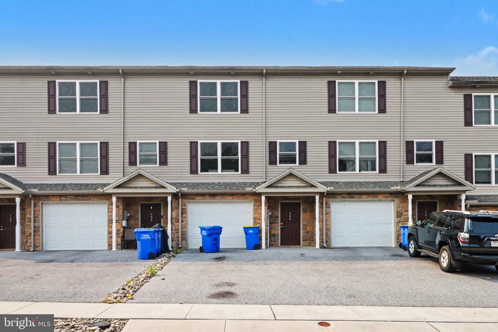 804 S 82ND STREET