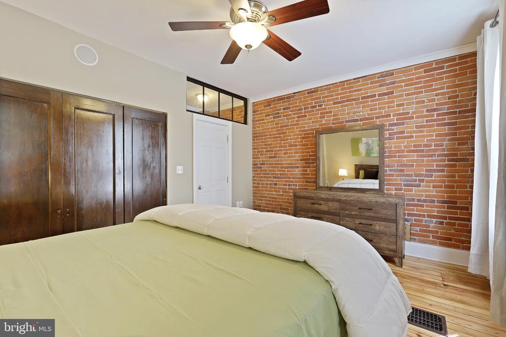 1511 PENN STREET