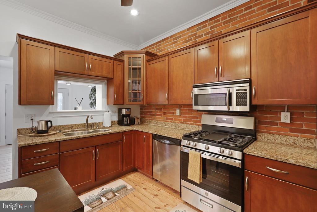 1511 PENN STREET