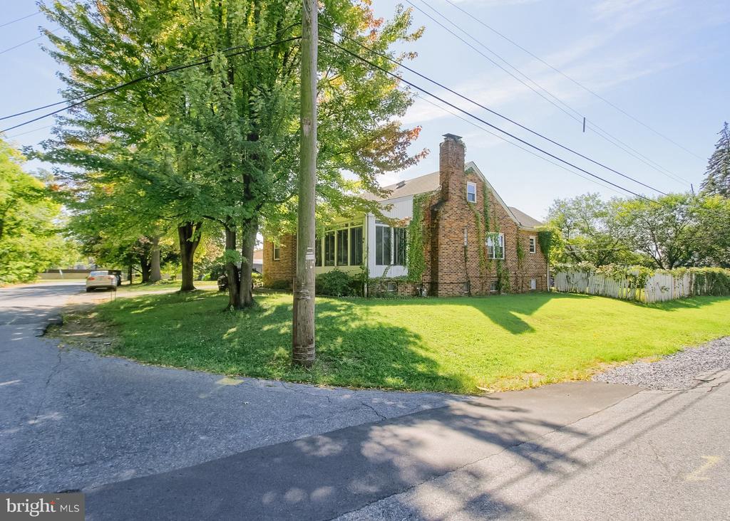 271 S 33RD STREET