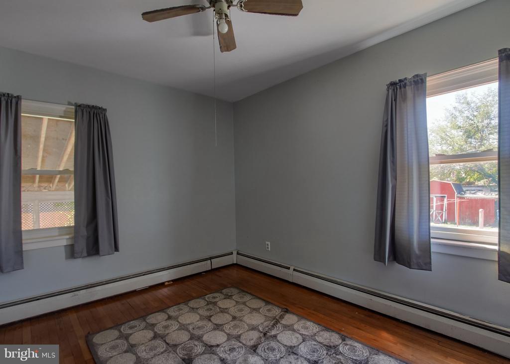 271 S 33RD STREET