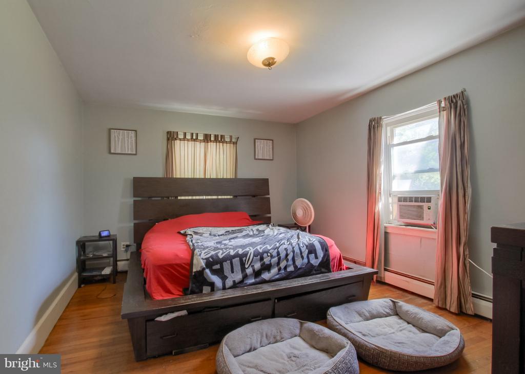 271 S 33RD STREET