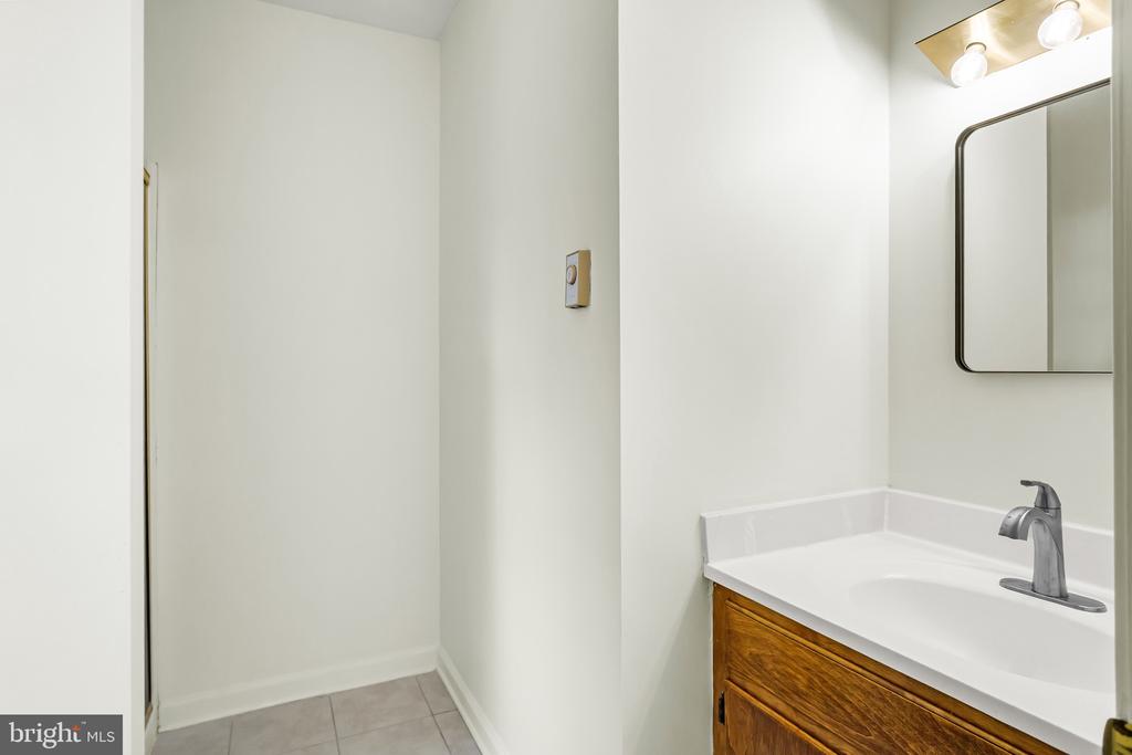 573 WELLINGTON ROAD