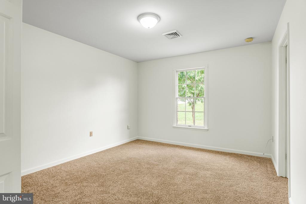 573 WELLINGTON ROAD