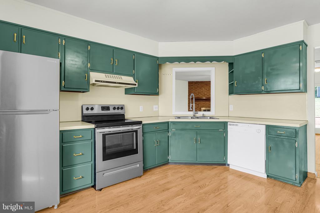 573 WELLINGTON ROAD