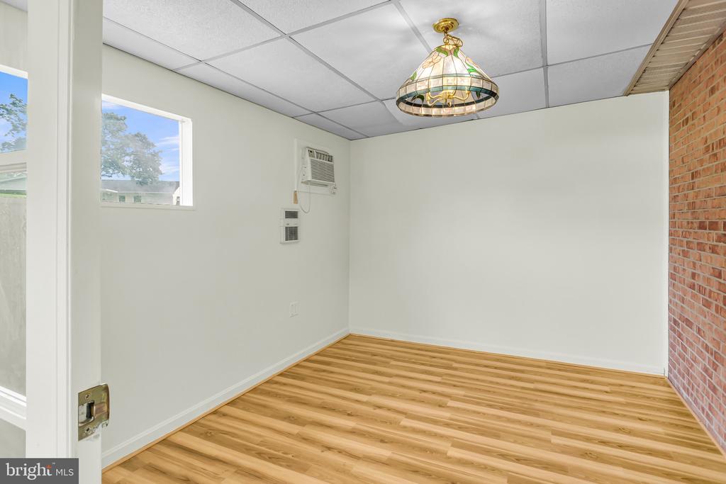 573 WELLINGTON ROAD