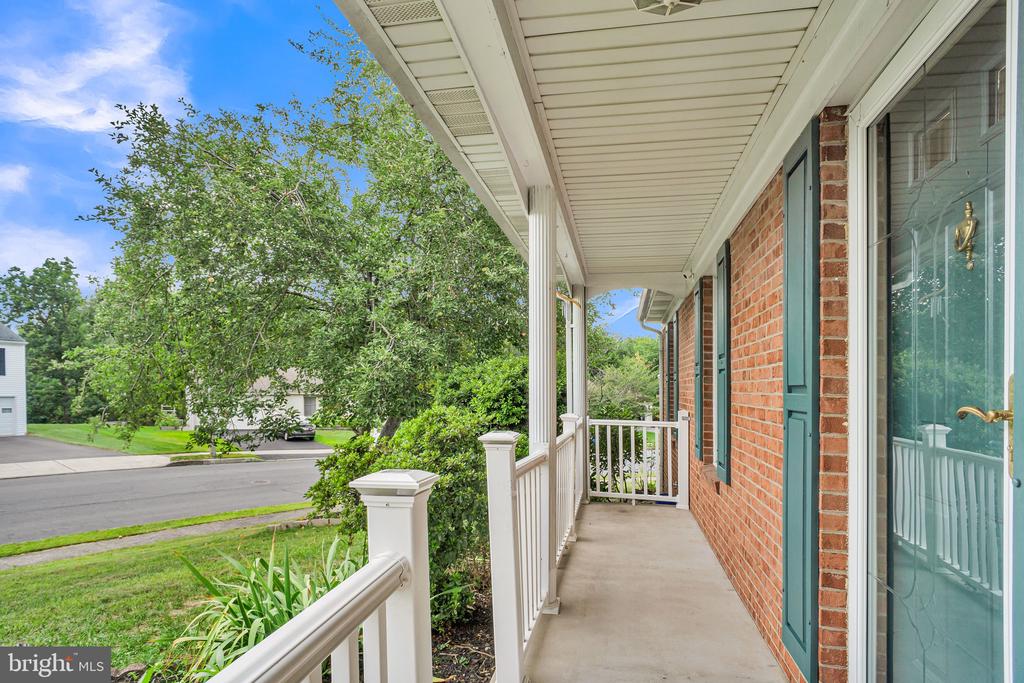 573 WELLINGTON ROAD