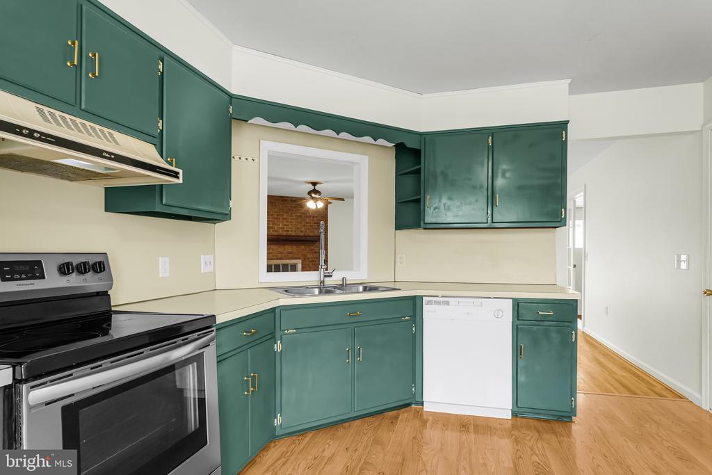 573 WELLINGTON ROAD
