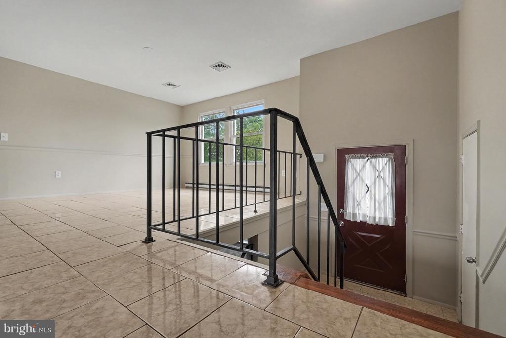 1519 WANDERING WAY