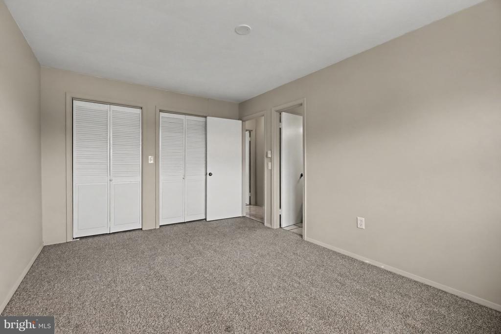 1519 WANDERING WAY