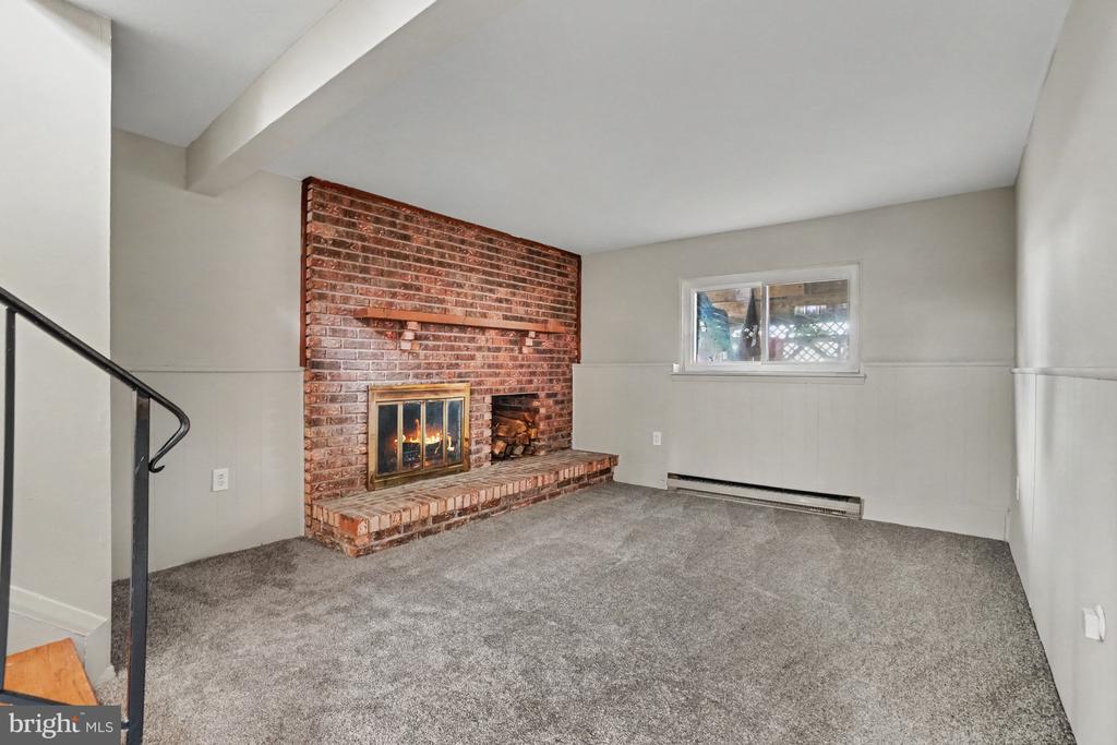 1519 WANDERING WAY