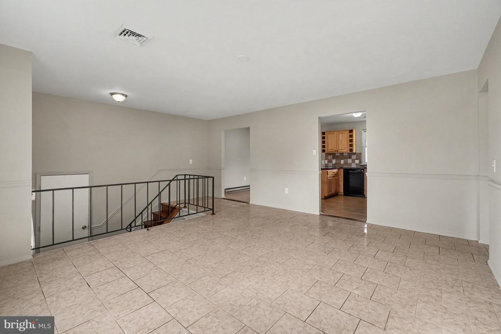1519 WANDERING WAY