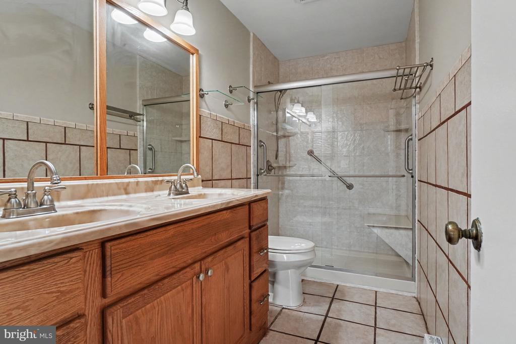 1519 WANDERING WAY