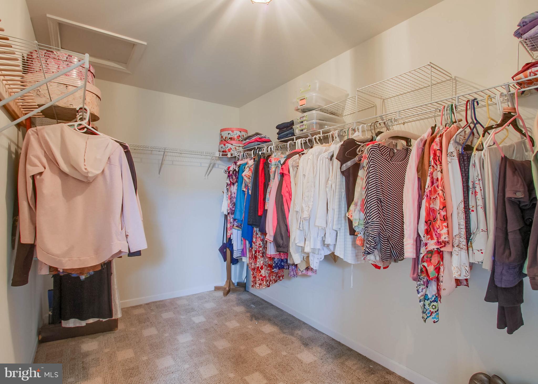 1017 CAMBRIDGE DRIVE