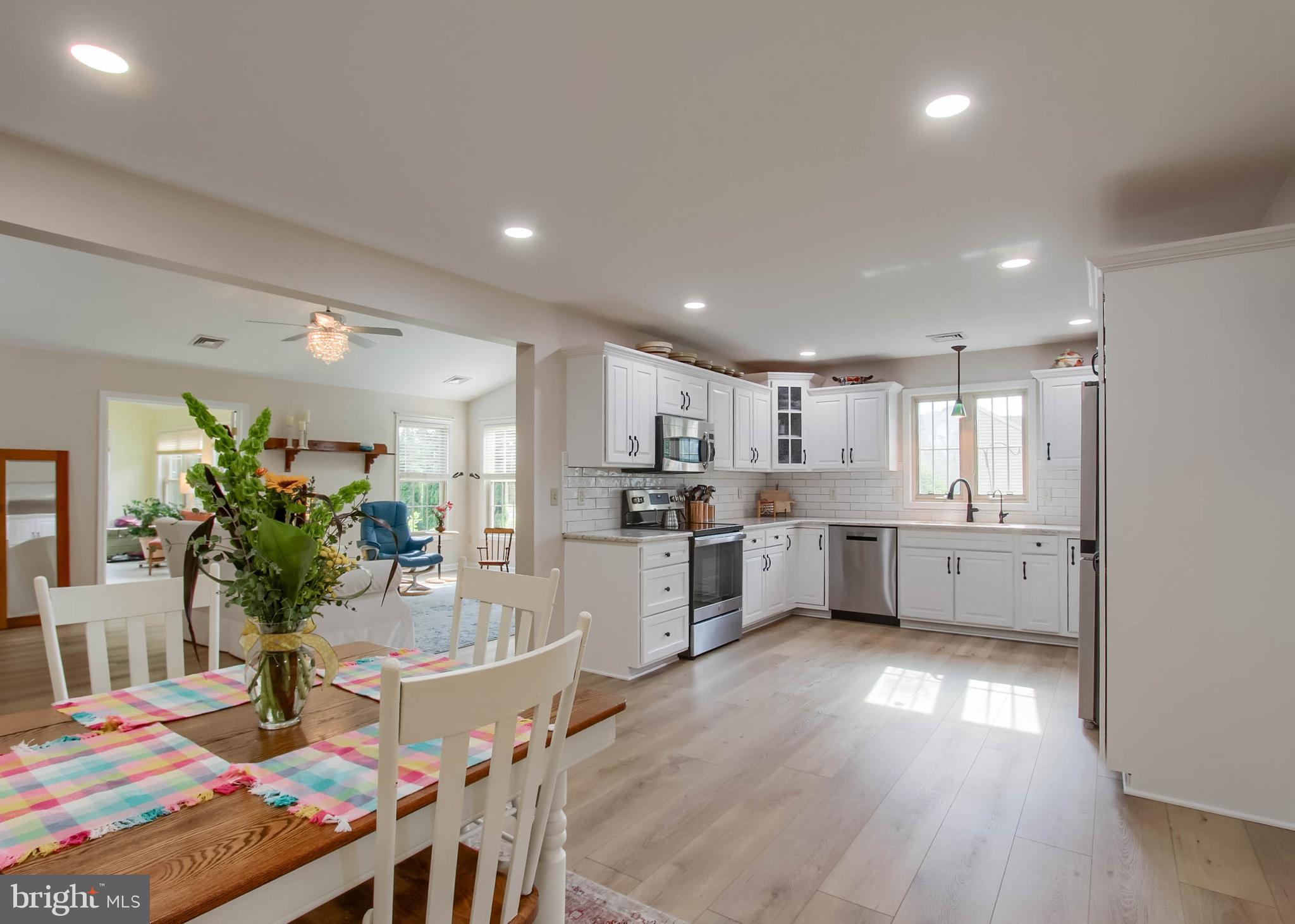 1017 CAMBRIDGE DRIVE