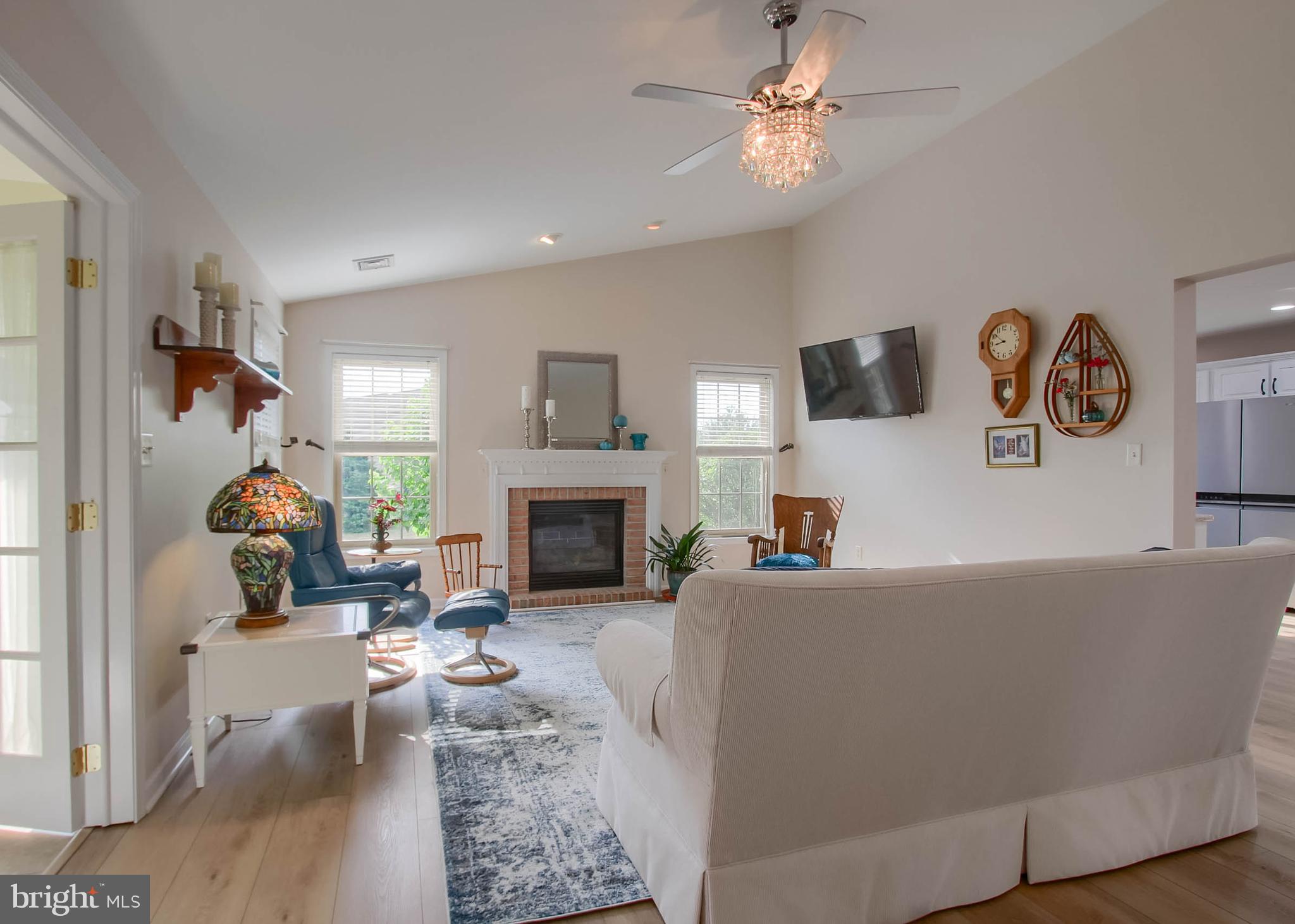 1017 CAMBRIDGE DRIVE