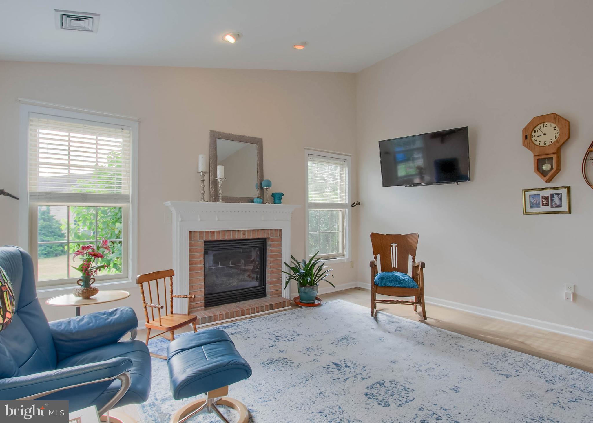 1017 CAMBRIDGE DRIVE