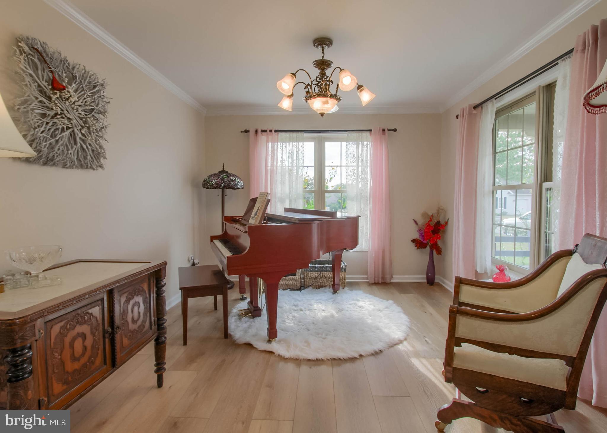 1017 CAMBRIDGE DRIVE