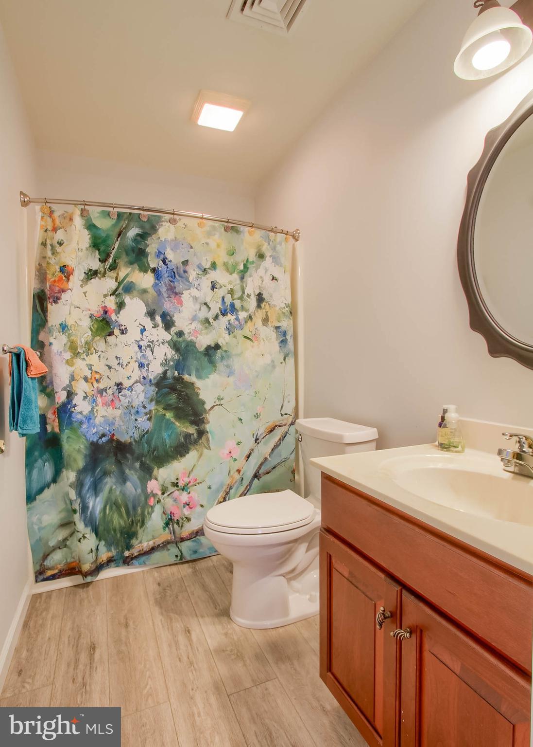 1017 CAMBRIDGE DRIVE