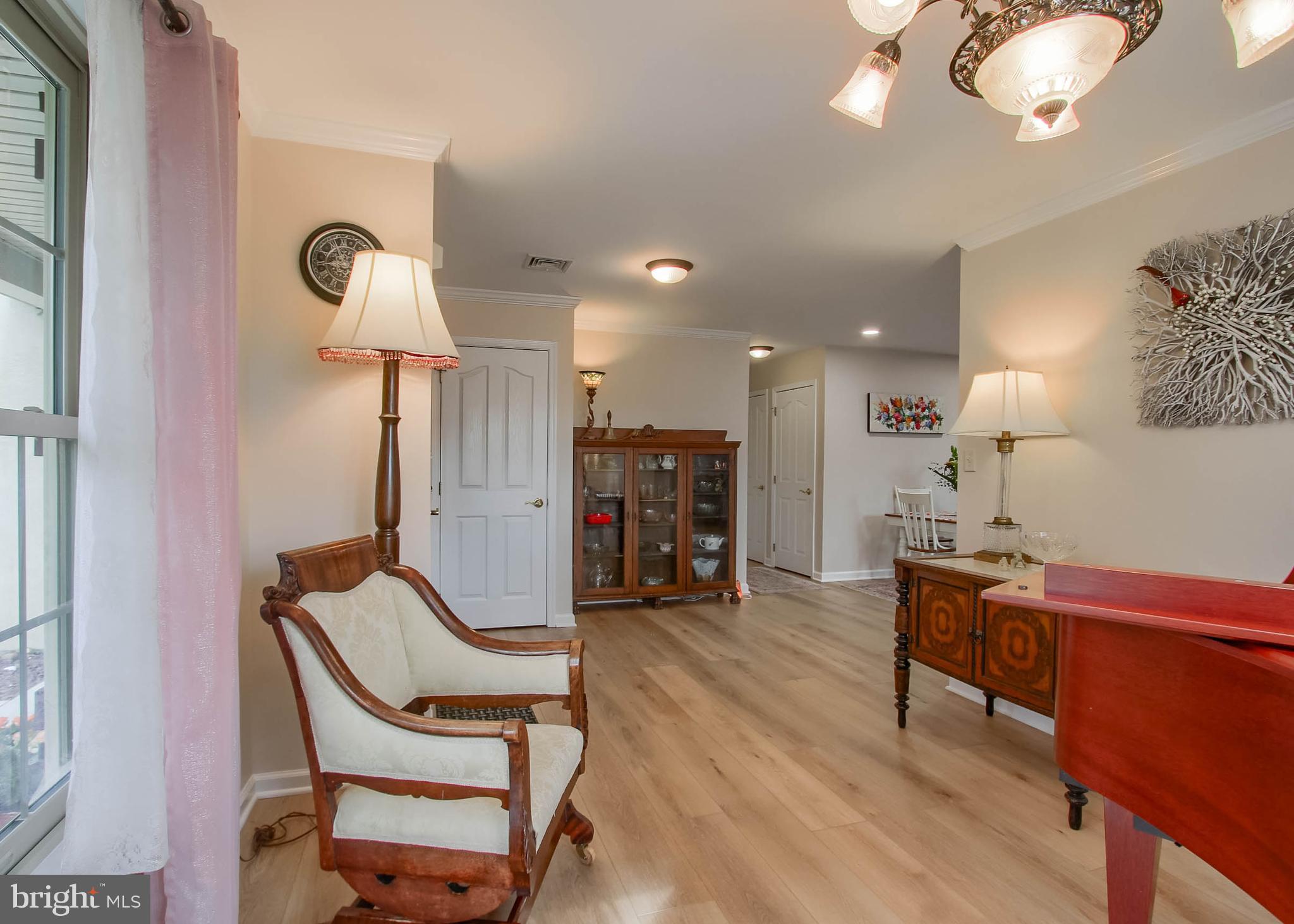 1017 CAMBRIDGE DRIVE