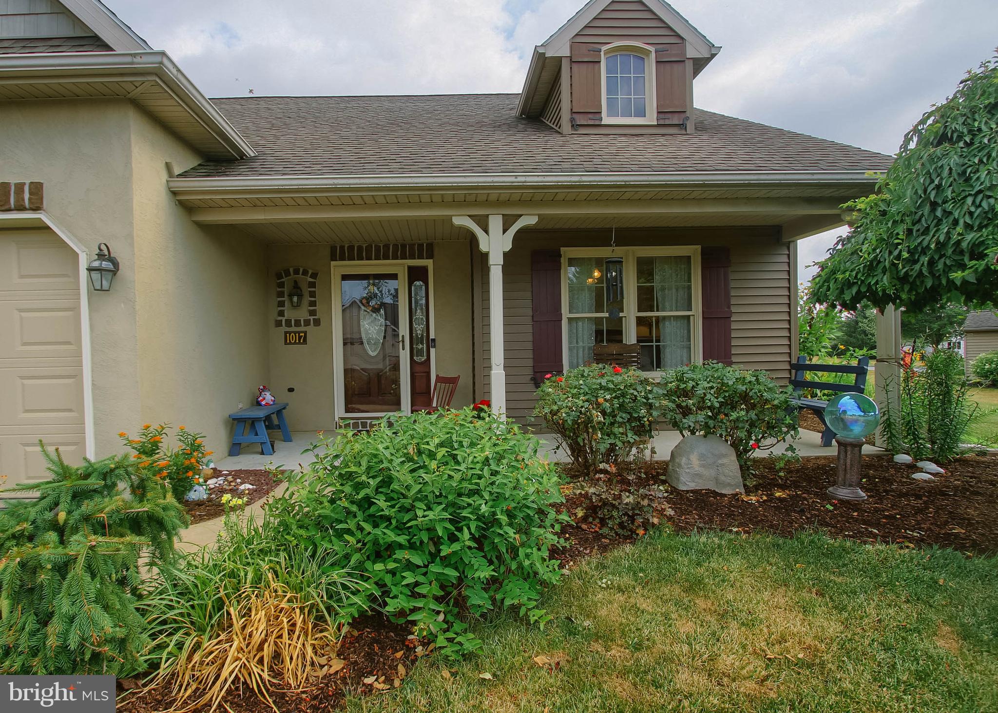 1017 CAMBRIDGE DRIVE