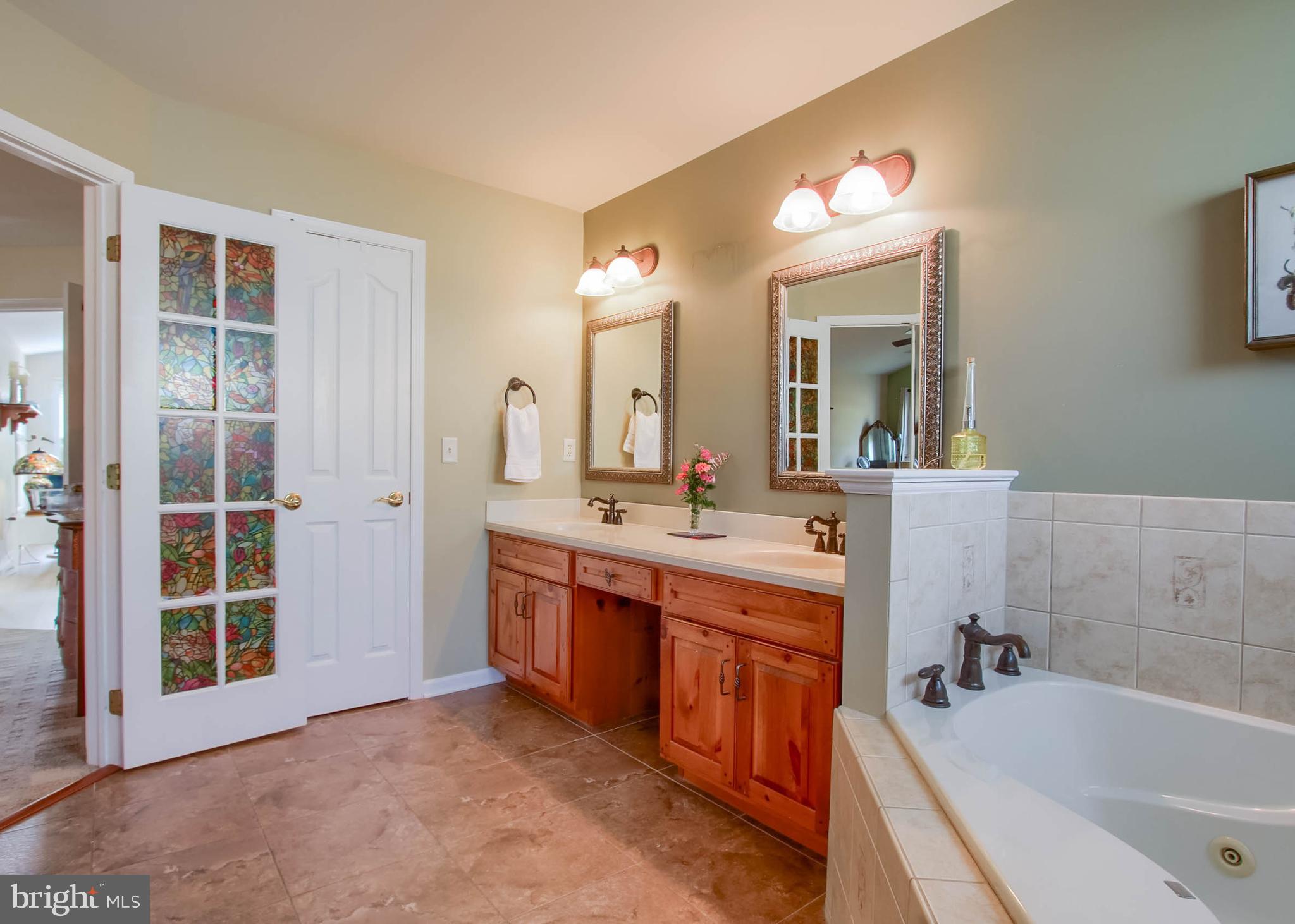 1017 CAMBRIDGE DRIVE