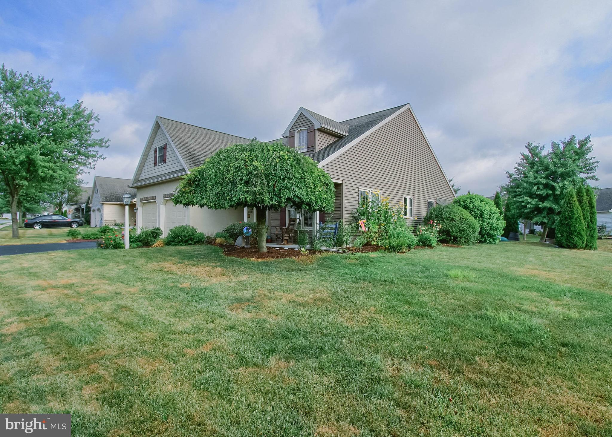 1017 CAMBRIDGE DRIVE