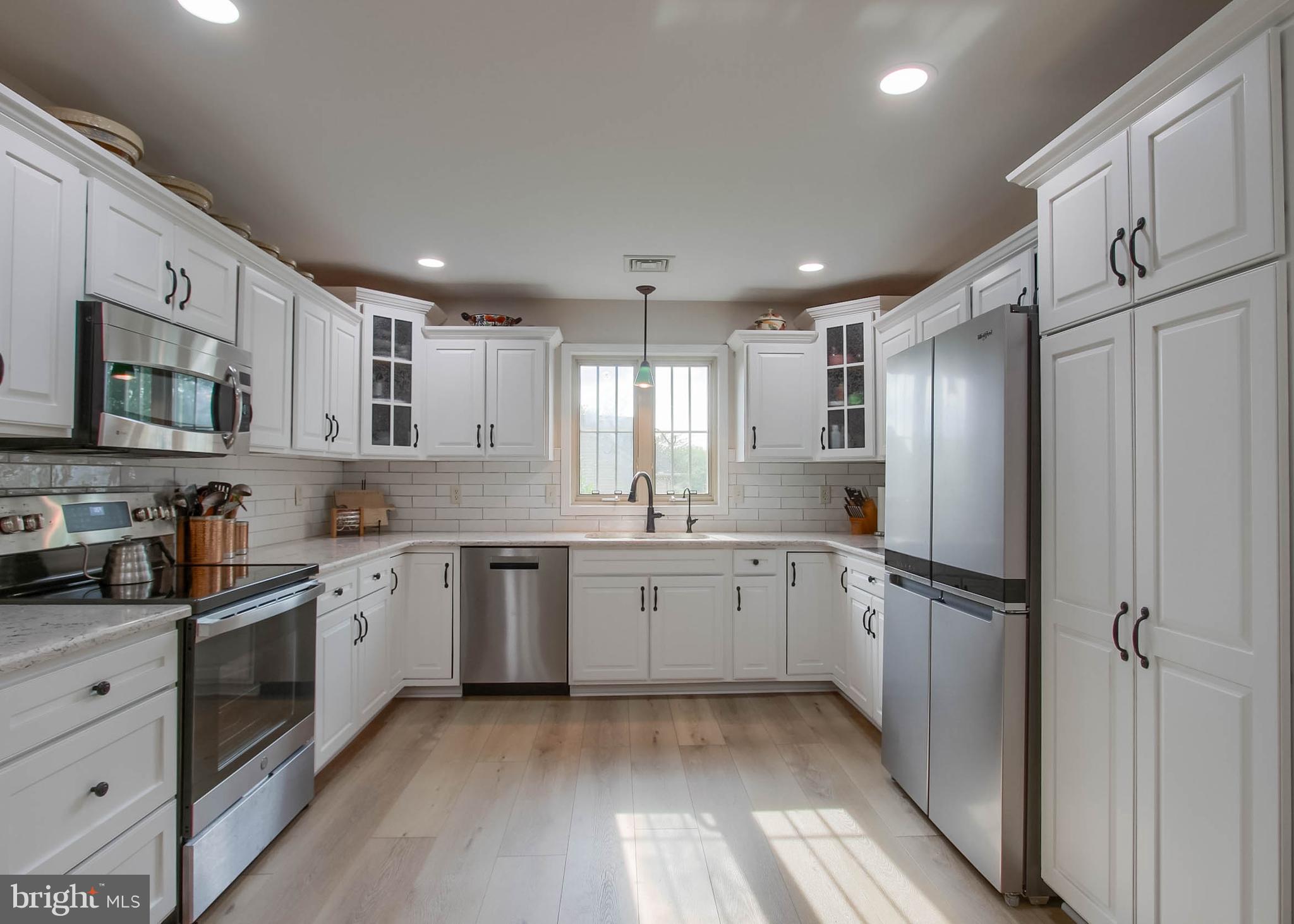 1017 CAMBRIDGE DRIVE