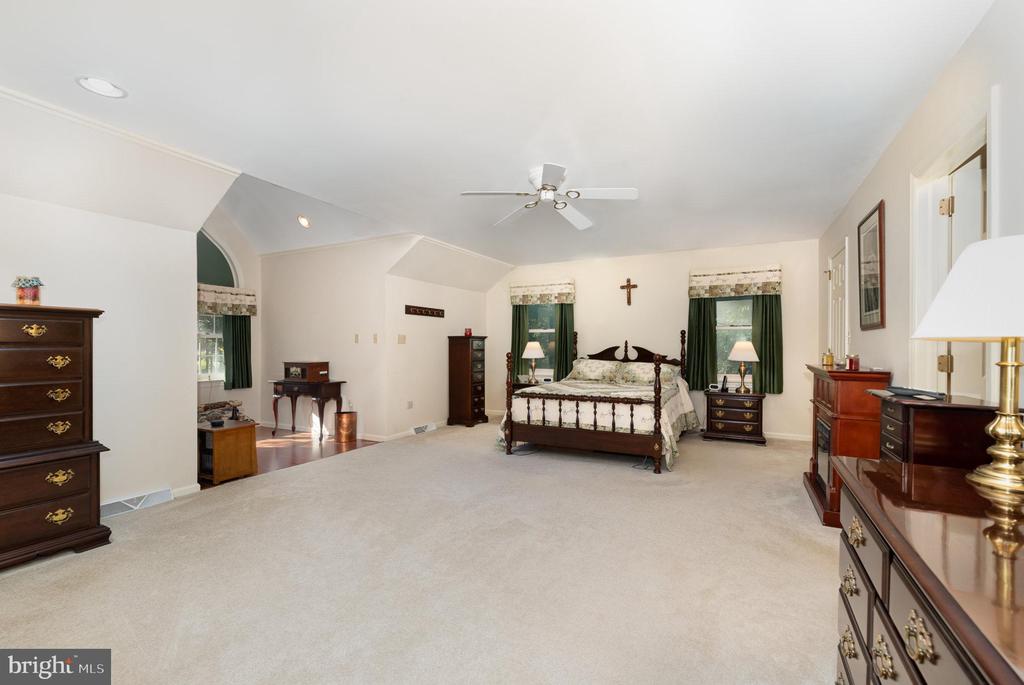 2075 RIDGE ROAD