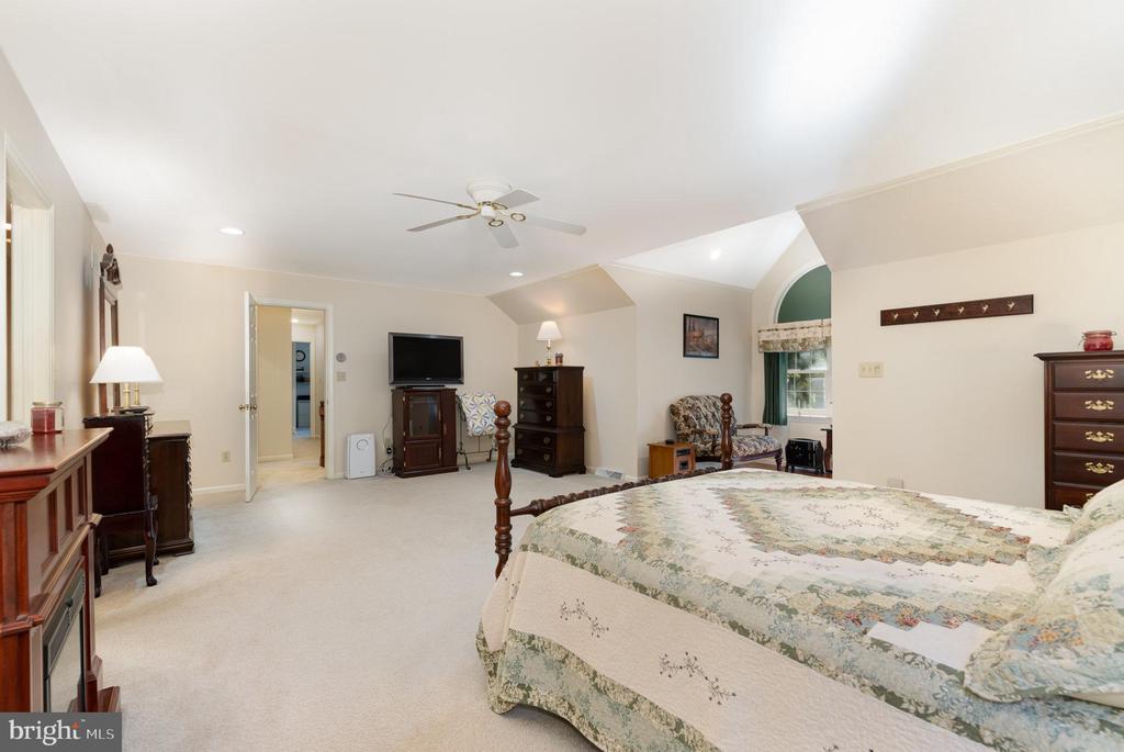 2075 RIDGE ROAD