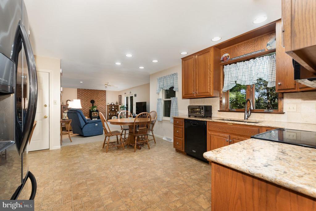 2075 RIDGE ROAD